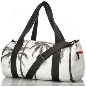 NWT ALOHA Collection Duffle in Kalapana